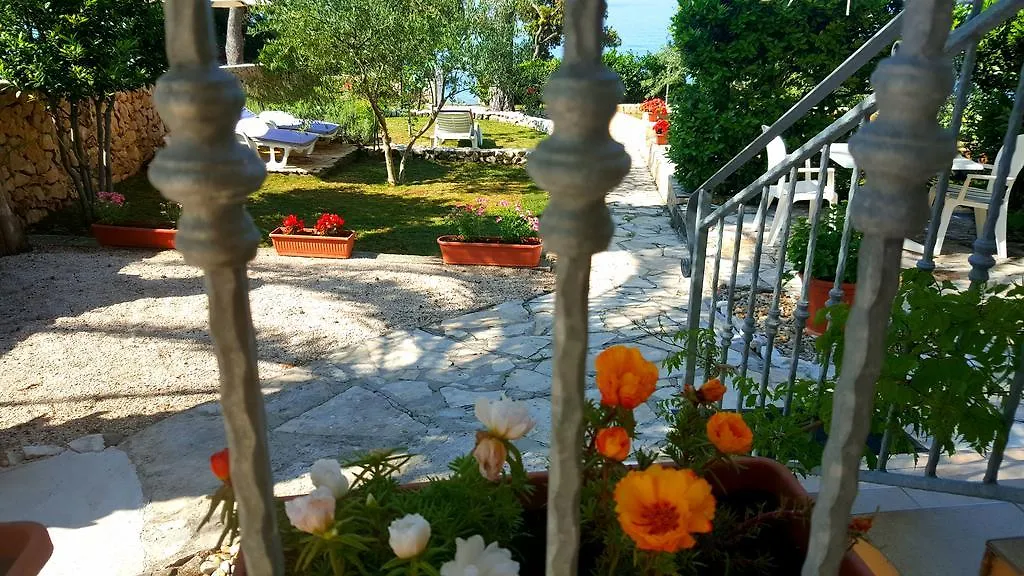 Apartment Villa Nela Petrcane