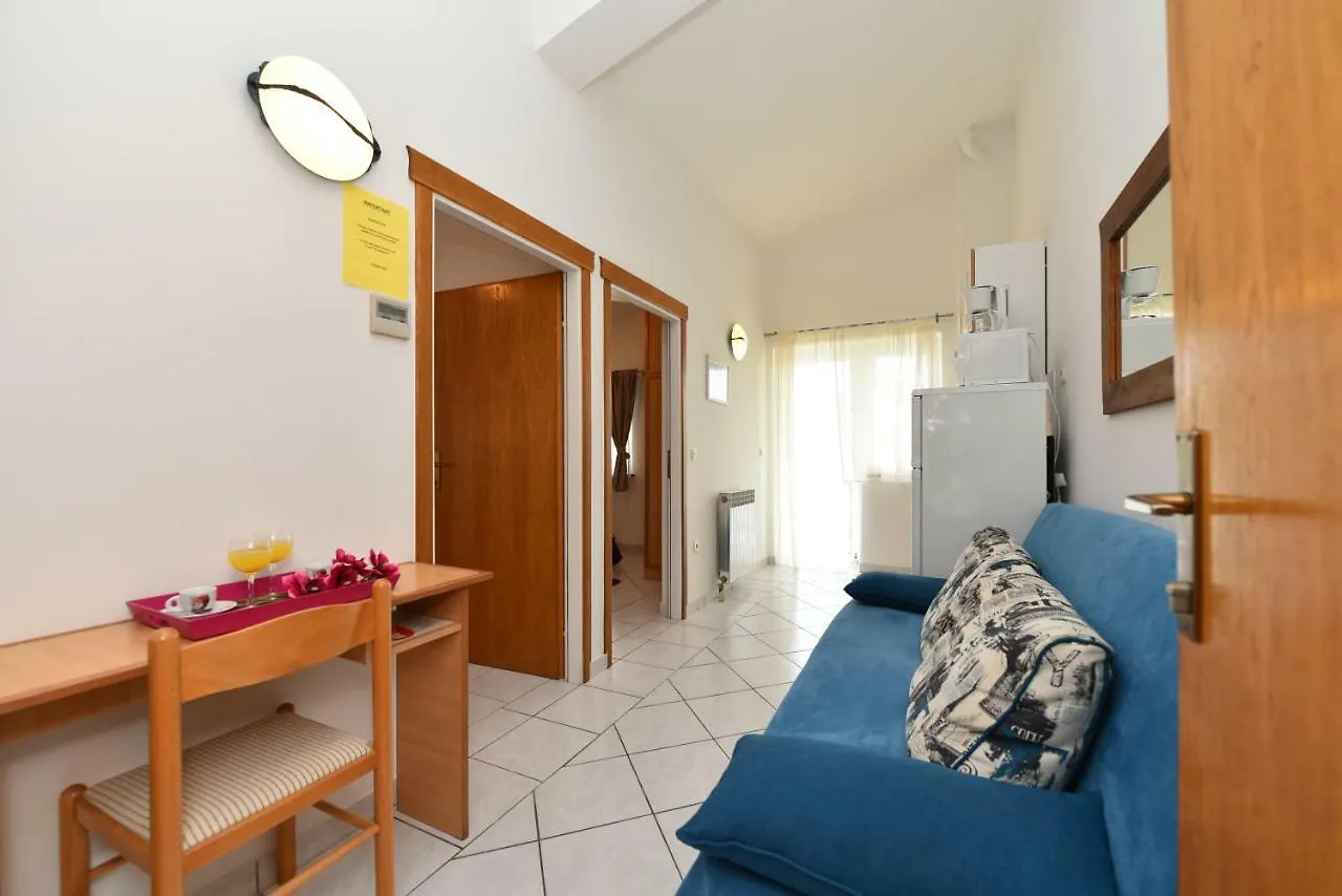 Apartment Villa Nela Petrcane Croatia